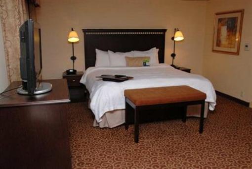 фото отеля Hampton Inn & Suites Staten Island
