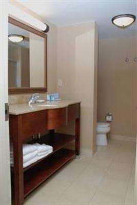 фото отеля Hampton Inn & Suites Staten Island