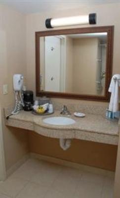 фото отеля Hampton Inn & Suites Staten Island