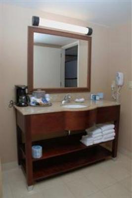 фото отеля Hampton Inn & Suites Staten Island