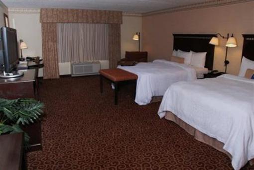фото отеля Hampton Inn & Suites Staten Island