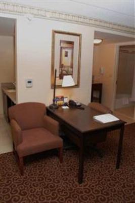 фото отеля Hampton Inn & Suites Staten Island