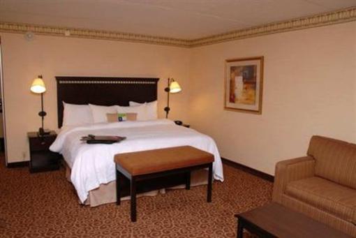 фото отеля Hampton Inn & Suites Staten Island
