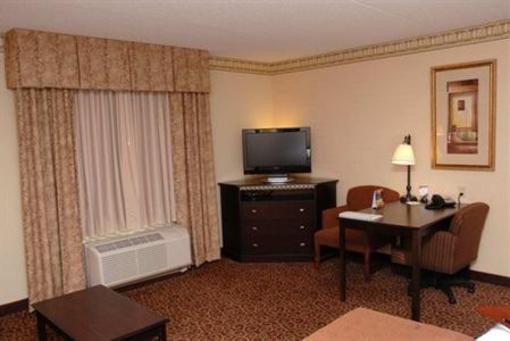 фото отеля Hampton Inn & Suites Staten Island