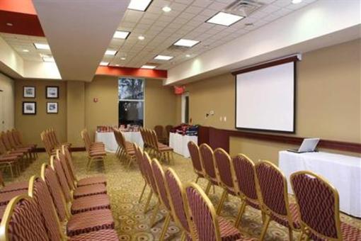 фото отеля Hampton Inn & Suites Staten Island