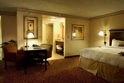 фото отеля Hampton Inn & Suites Staten Island