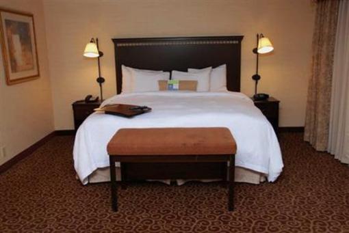 фото отеля Hampton Inn & Suites Staten Island