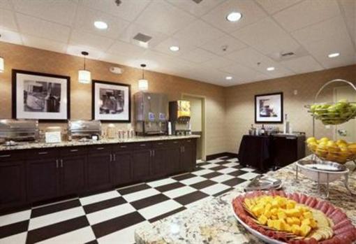 фото отеля Hampton Inn and Suites Williston