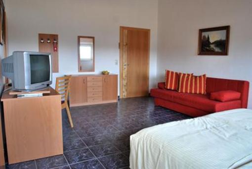 фото отеля Hotel Lindenhof Sankt Kanzian am Klopeiner See