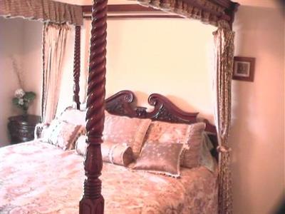 фото отеля 8 Bedroom Private Villa Hampton Lakes