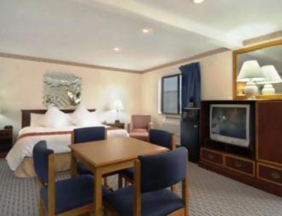 фото отеля Super 8 Yorkville