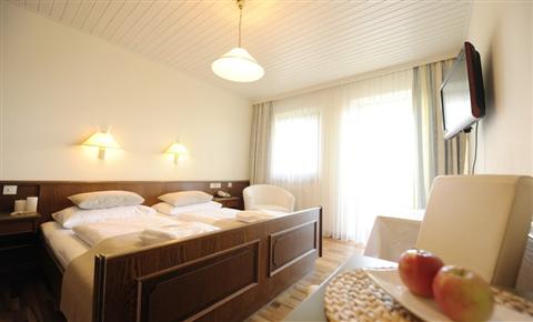 фото отеля Seewirt & Haus Attila Hotel Podersdorf am See