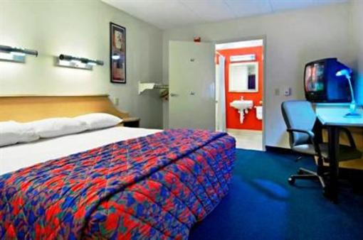 фото отеля Red Roof Inn Boston Southborough