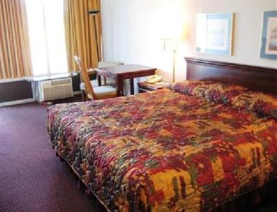 фото отеля Red Carpet Inn Franklin
