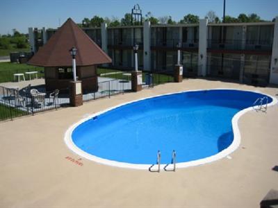 фото отеля Red Carpet Inn Franklin