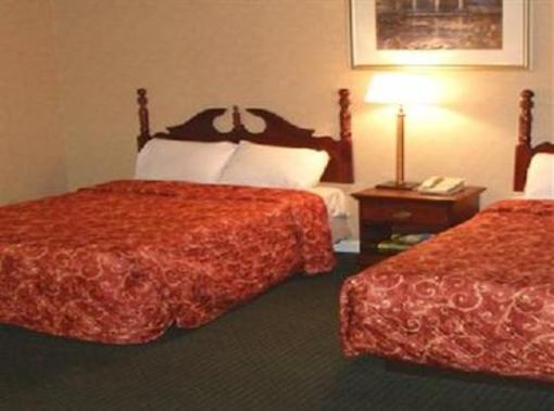 фото отеля Red Carpet Inn & Suites New London