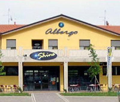 фото отеля Albergo Shine