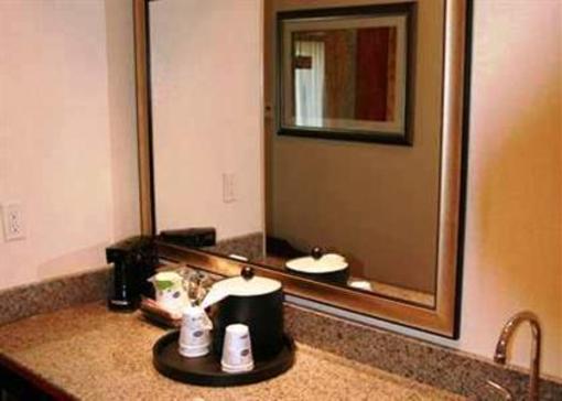 фото отеля Hampton Inn & Suites Detroit Chesterfield Township