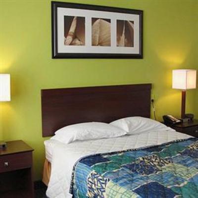 фото отеля Airport Waterfront Inn