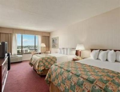 фото отеля Ramada Elyria