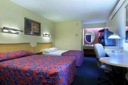 фото отеля Red Roof Inn Detroit Madison Heights