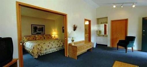фото отеля Aspen Village Inn