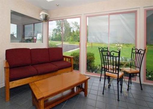 фото отеля Econo Lodge South Buffalo (New York)