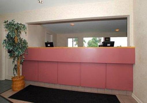 фото отеля Econo Lodge South Buffalo (New York)