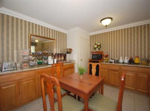 фото отеля Best Western Colonial Inn Selma (California)