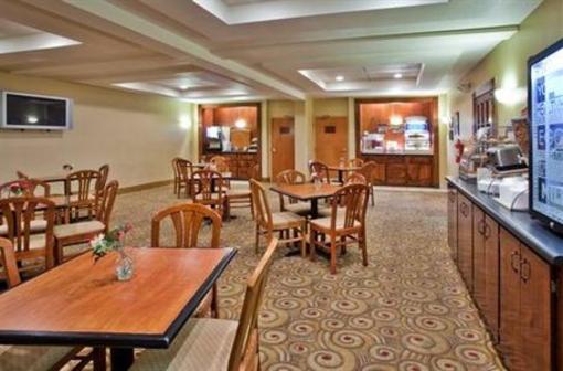 фото отеля Holiday Inn Express Hotel & Suites Cedartown