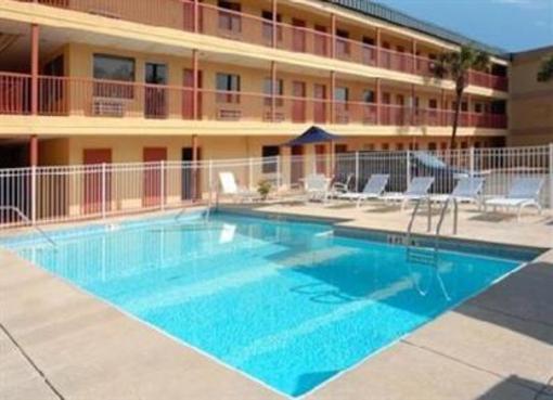 фото отеля Quality Inn N.A.S. - Corry