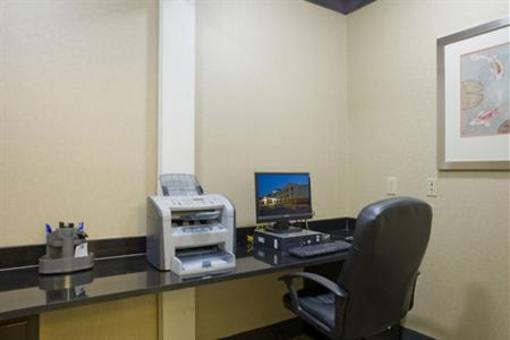 фото отеля Holiday Inn Express Kennesaw NE - Acworth
