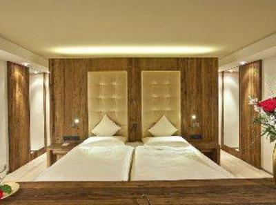 фото отеля Hotel Laerchenhof Rennweg am Katschberg