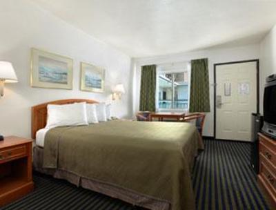 фото отеля Travelodge Hollywood-Vermont Sunset