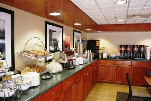 фото отеля Hampton Inn Airport Belleville (Michigan)