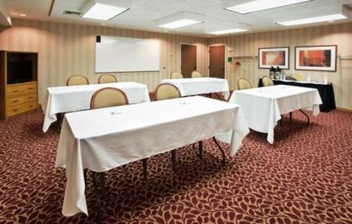 фото отеля Holiday Inn Express Germantown