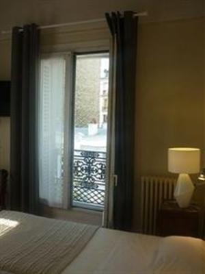 фото отеля Hotel des Batignolles