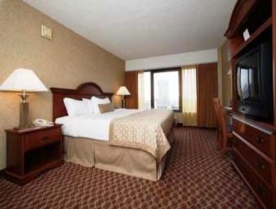 фото отеля Ramada Convention Center, Downtown Topeka
