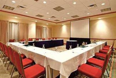 фото отеля Hilton Garden Inn Cincinnati Northeast
