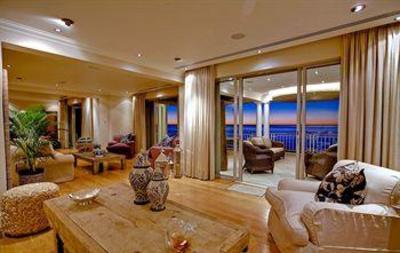 фото отеля Compass House