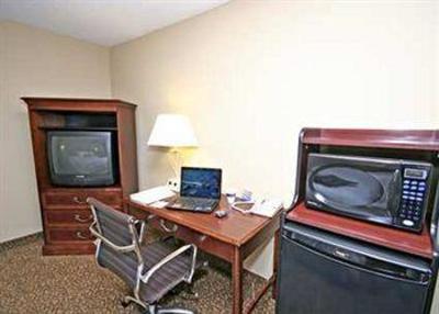 фото отеля Hampton Inn Greensboro East