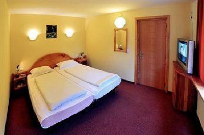 фото отеля Eden Hotel and Bungalows