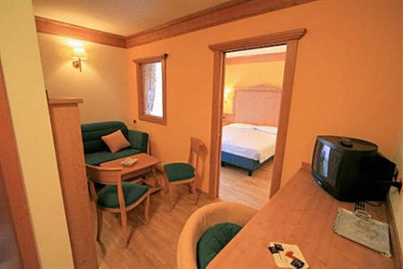 фото отеля Hotel Medil Campitello di Fassa