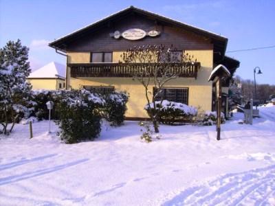 фото отеля Landhaus im kuhlen Grunde Pracht