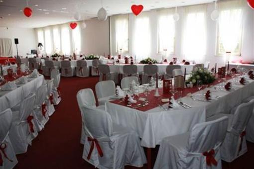 фото отеля Hoteldorf Konigsleitn