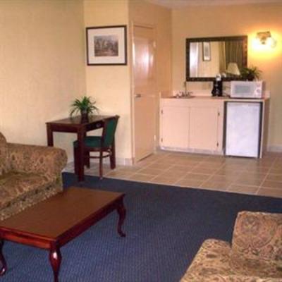 фото отеля Lincoln Inn & Suites