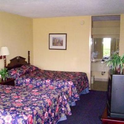 фото отеля Lincoln Inn & Suites