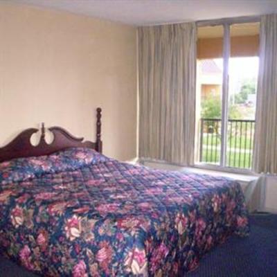 фото отеля Lincoln Inn & Suites