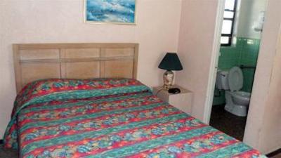 фото отеля Lazy Hours Motel On The Beach