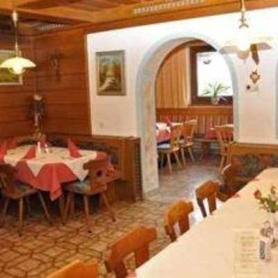 фото отеля Gasthof Bauer Ferienwohnung Mariapfarr